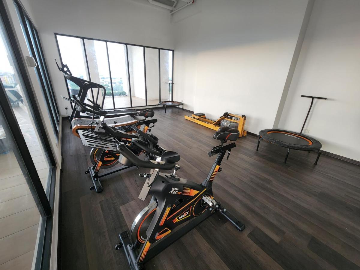 Praicon Tower - Premium Suite Баттерворт Экстерьер фото